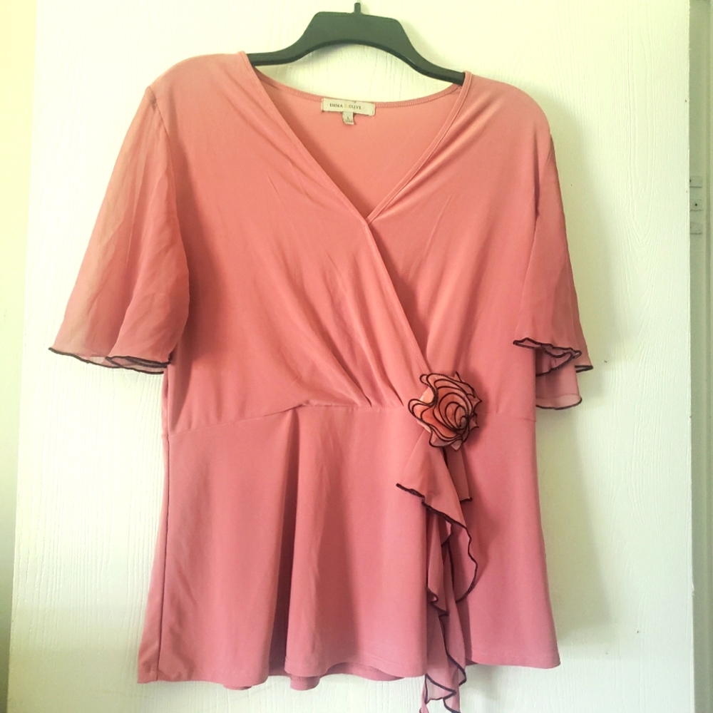 Emma And Olive Ladies Size Large Pink Top With Black Floral Accent.